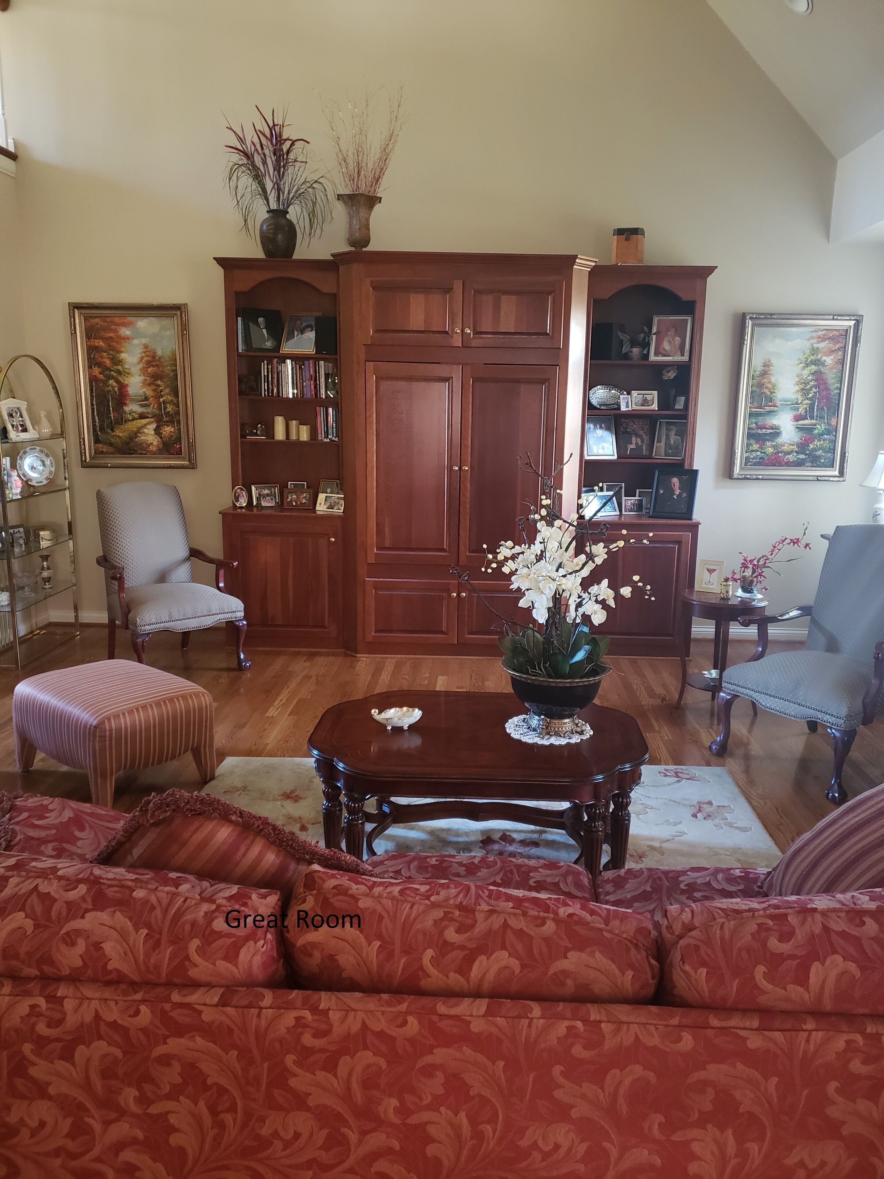 Attention Derby /Valhalla PGA Golf Visitors. 5,000 Sq Ft, 5 Bedroom, 41/2 baths.