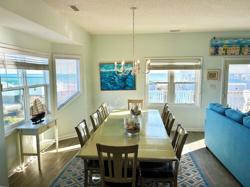 Almost Ocean Front, 2nd Row, Great Ocean Views, Easy Beach Access, Quiet Street