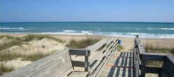 Almost Ocean Front, 2nd Row, Great Ocean Views, Easy Beach Access, Quiet Street