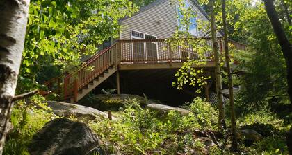 Hiljainen - romanttinen - yksinäinen mökki järvellä