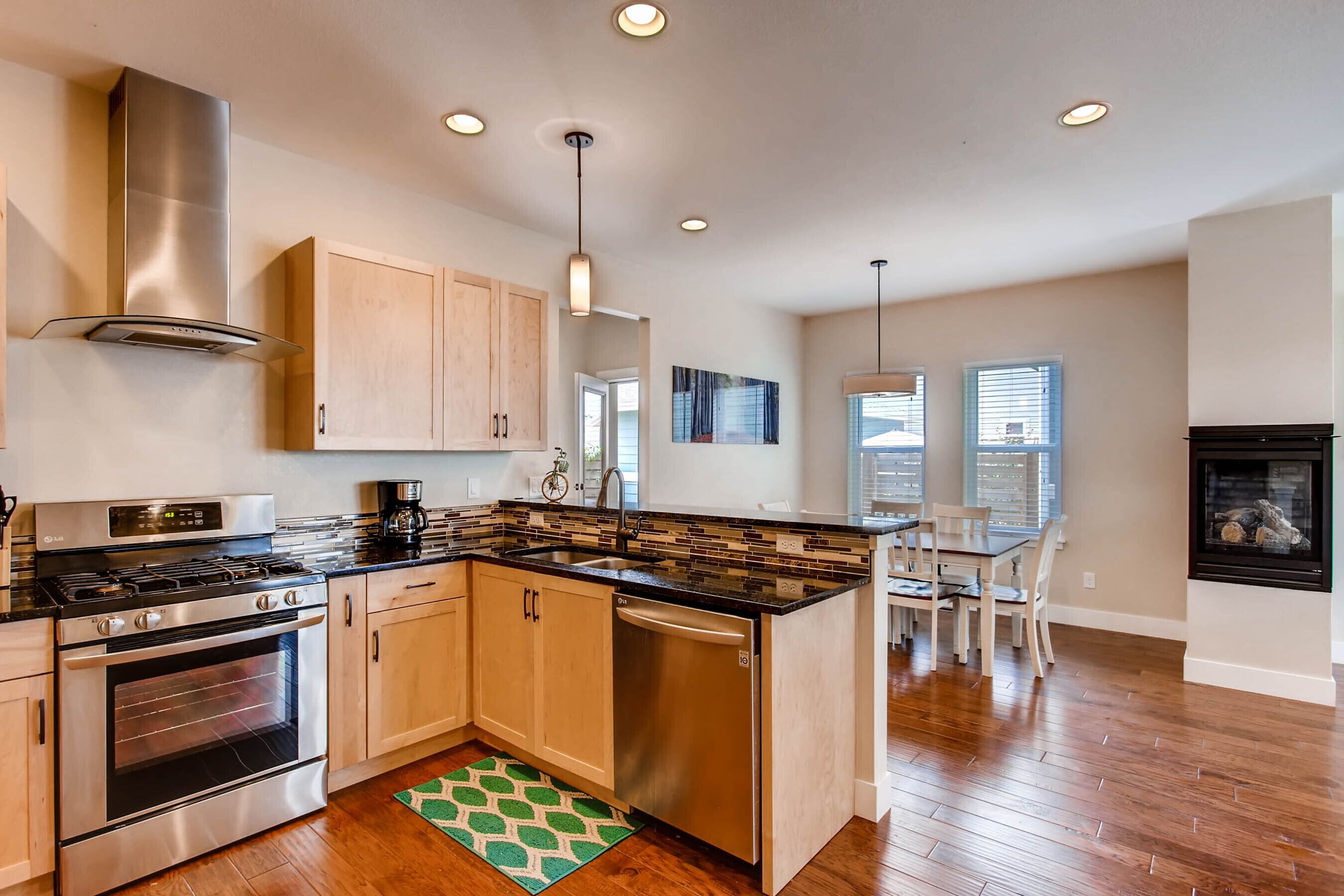 Stones throw away from New Belgium Brewery and walking distance to downtown