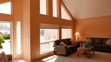 Una Smart TV, libros