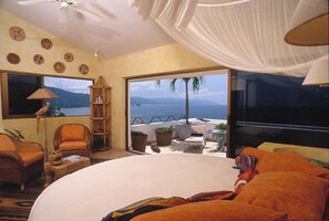 4 عدّة غرف نوم ومكواة/لوح كي وواي فاي وملاءات أسرّة