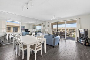 TV, DVD player - High Pointe 431 Gulf Views (Rosemary Beach)