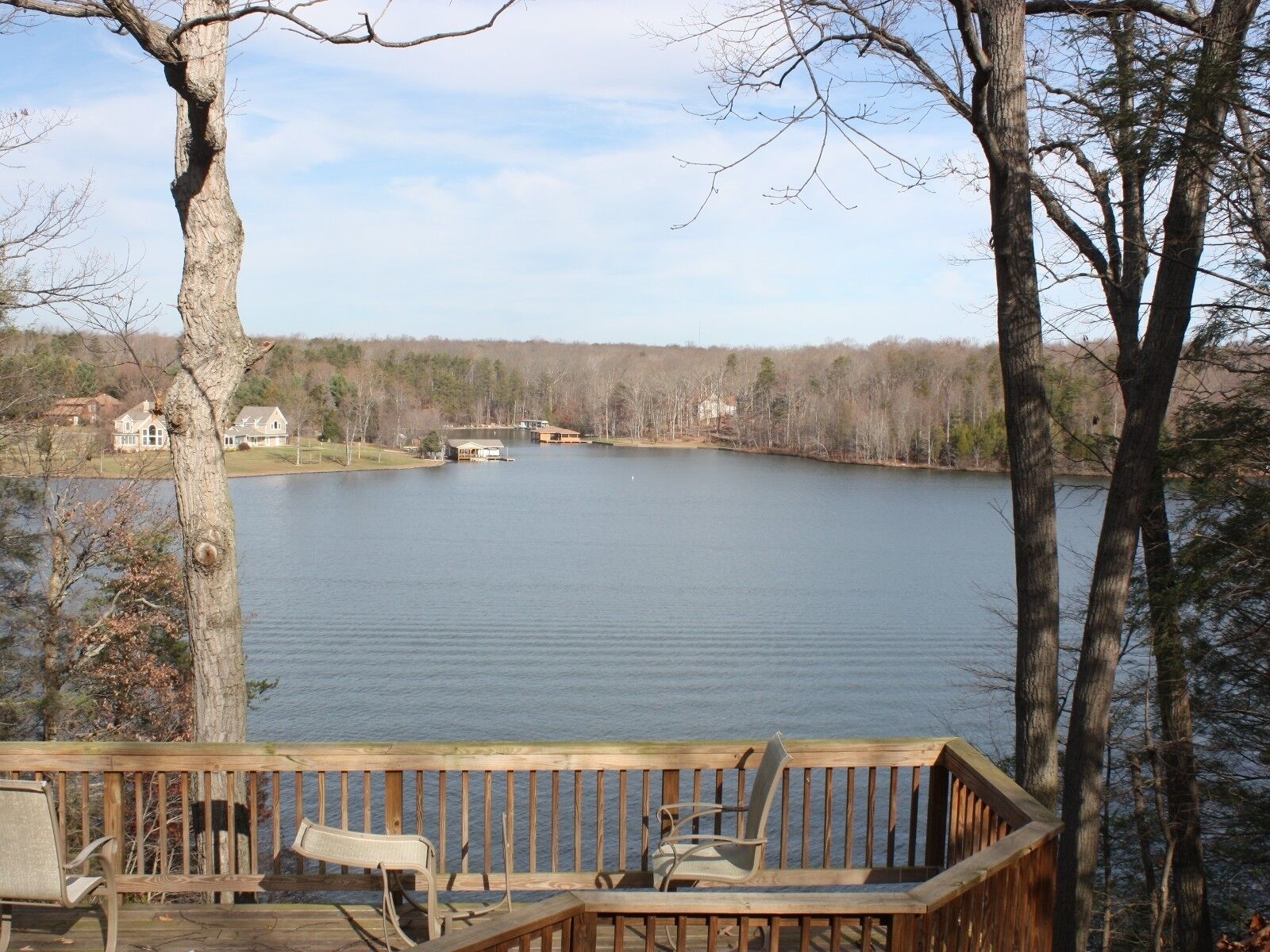 Luxury Renovation: Deep Water, Multilevel Dock, Spacious Deck