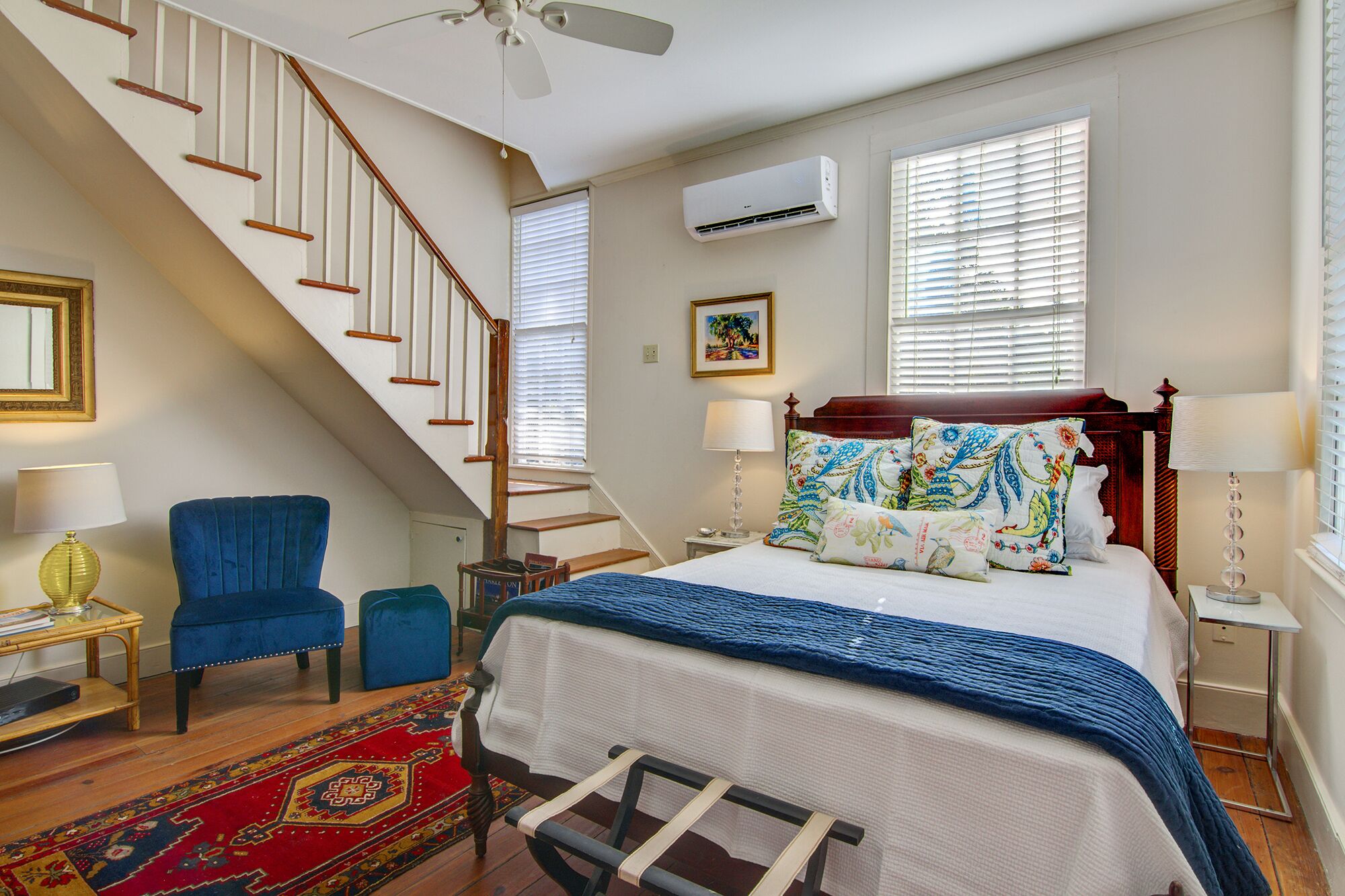 Historic Carriage House located South Of Broad.  Charming and Private. 