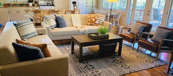 Starview Lodge: Quiet Mountain Home Bordering State Forest