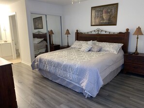 3 chambres, fer et planche à repasser, Wi-Fi, draps fournis