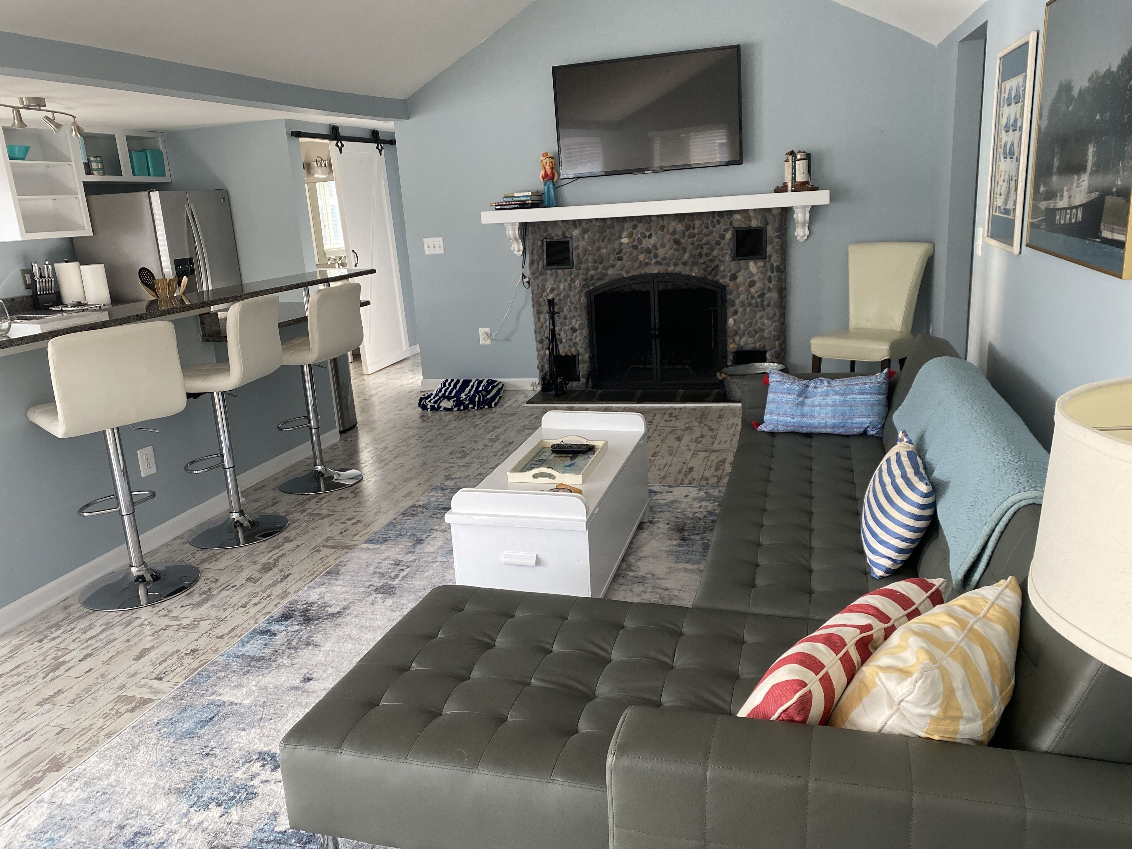 Lake Luxury At It's Finest!!! Come For The View, Stay For The Hospitality!