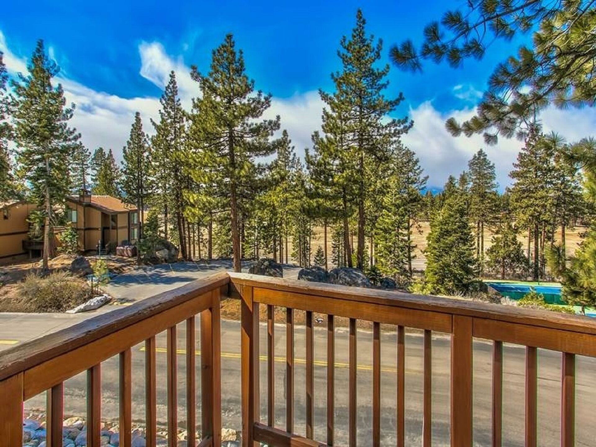 Winter in Tahoe, Family retreat, near ski,downtown,sledding, event center & Fun!