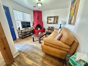 Televisión, chimenea