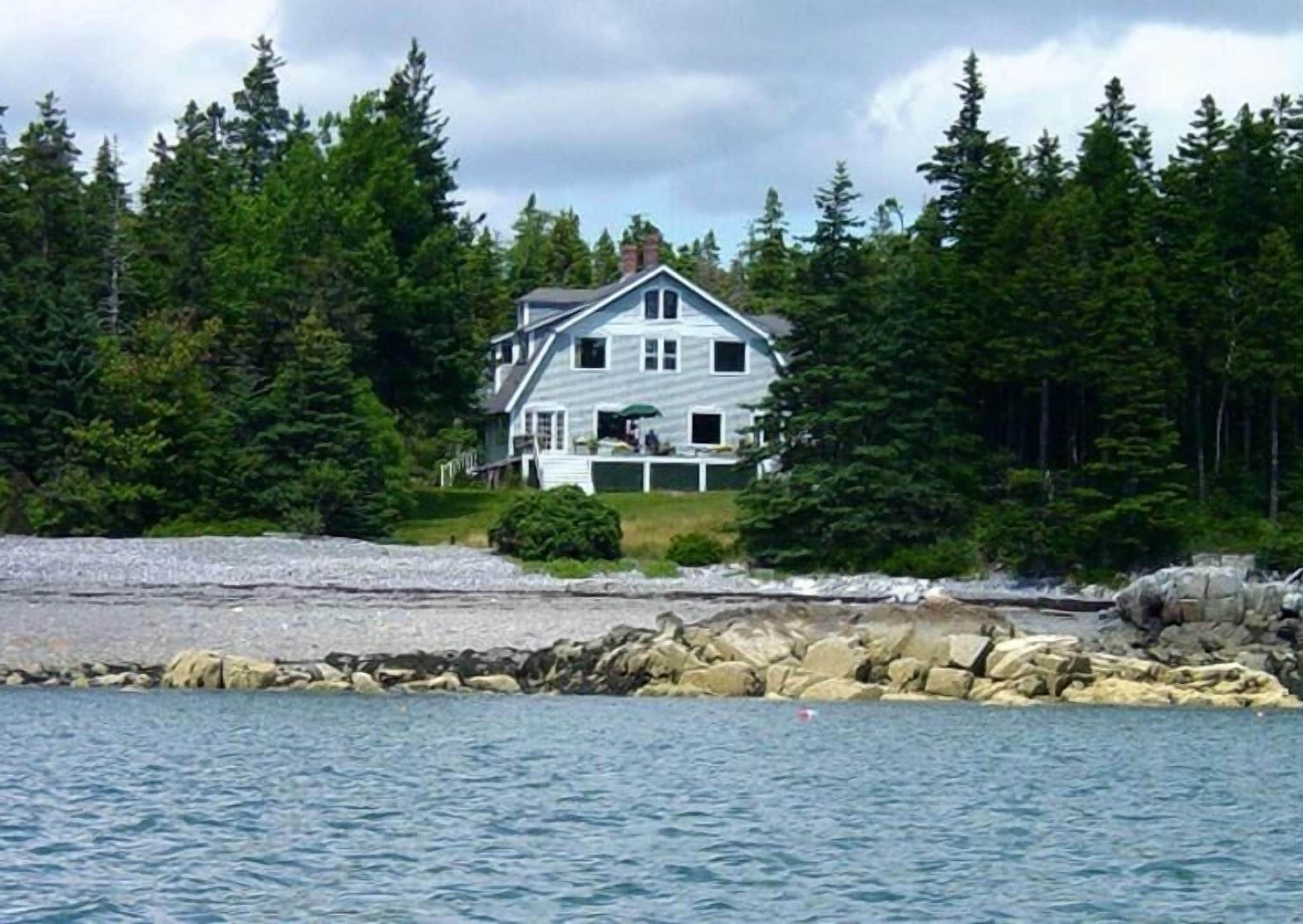 Beautiful Victorian Home with Private Beach