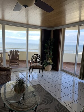 Interior - Penthouse Suite - Largest Private Deck in Complex (Pensacola)