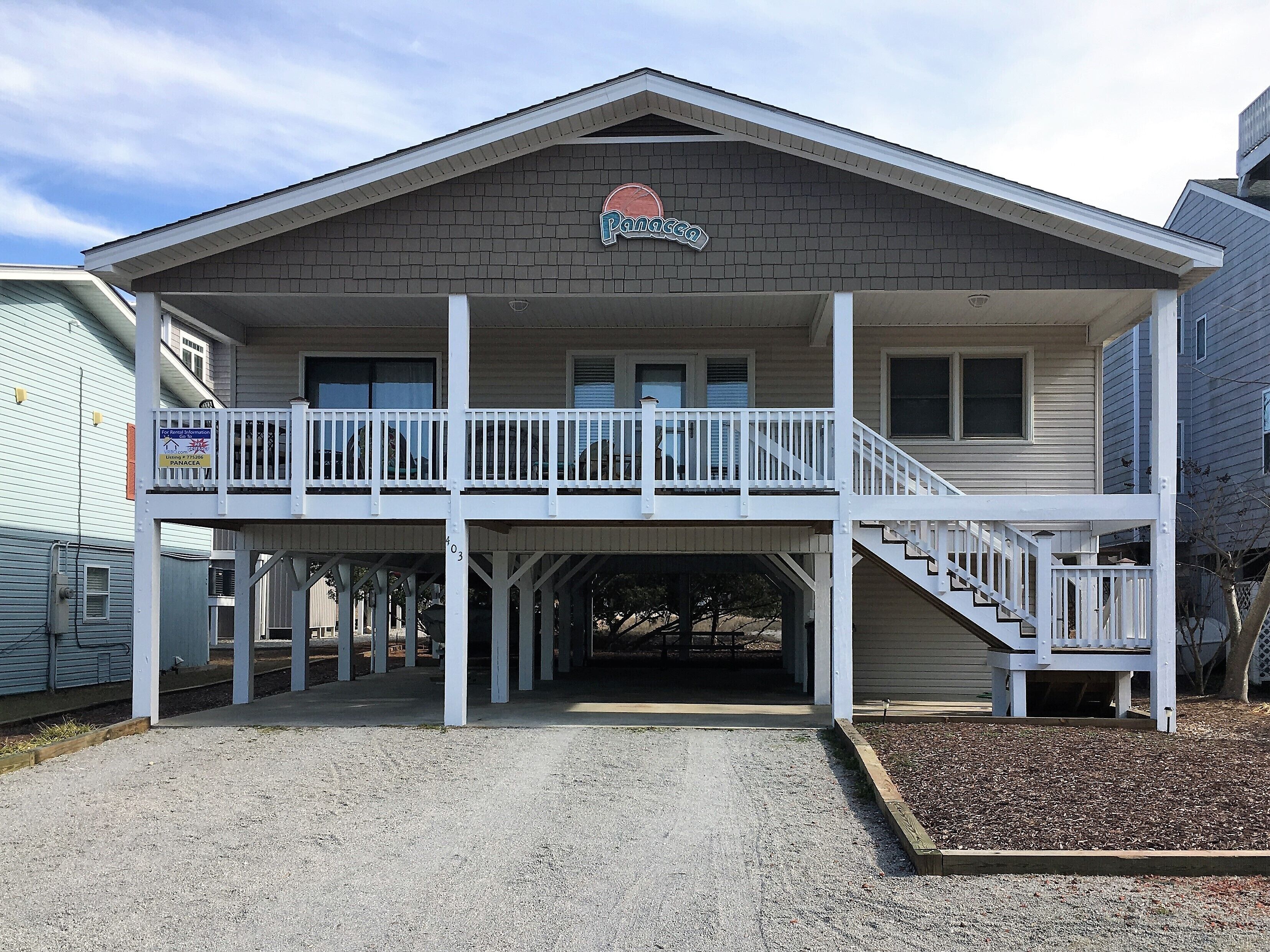 Pet Friendly Cottage On Sunset Beach. Spacious, Comfortable And Ideally Located!