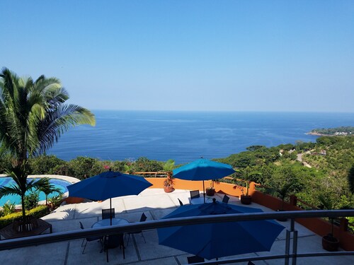 Gorgeous Poolside1-Bedroom Ocean View Condo #104