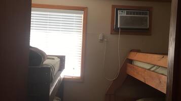 2 bedrooms, bed sheets