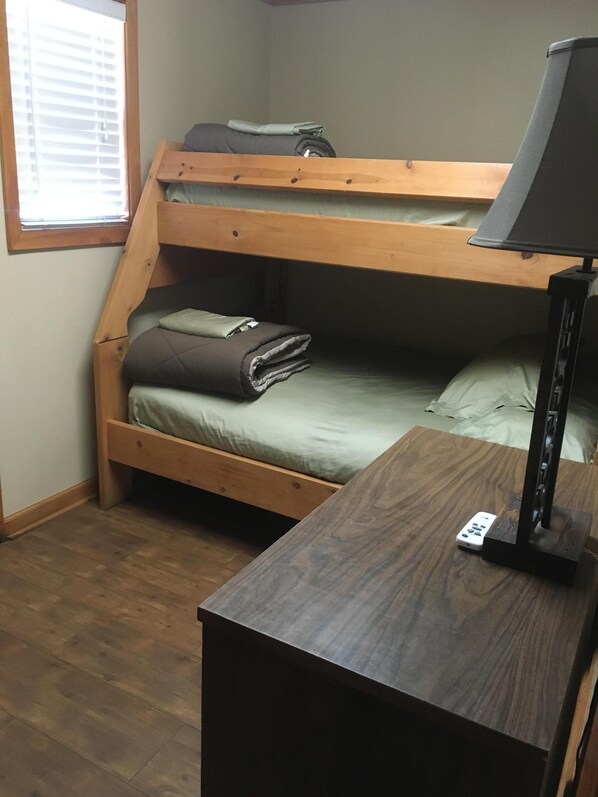 2 bedrooms, bed sheets