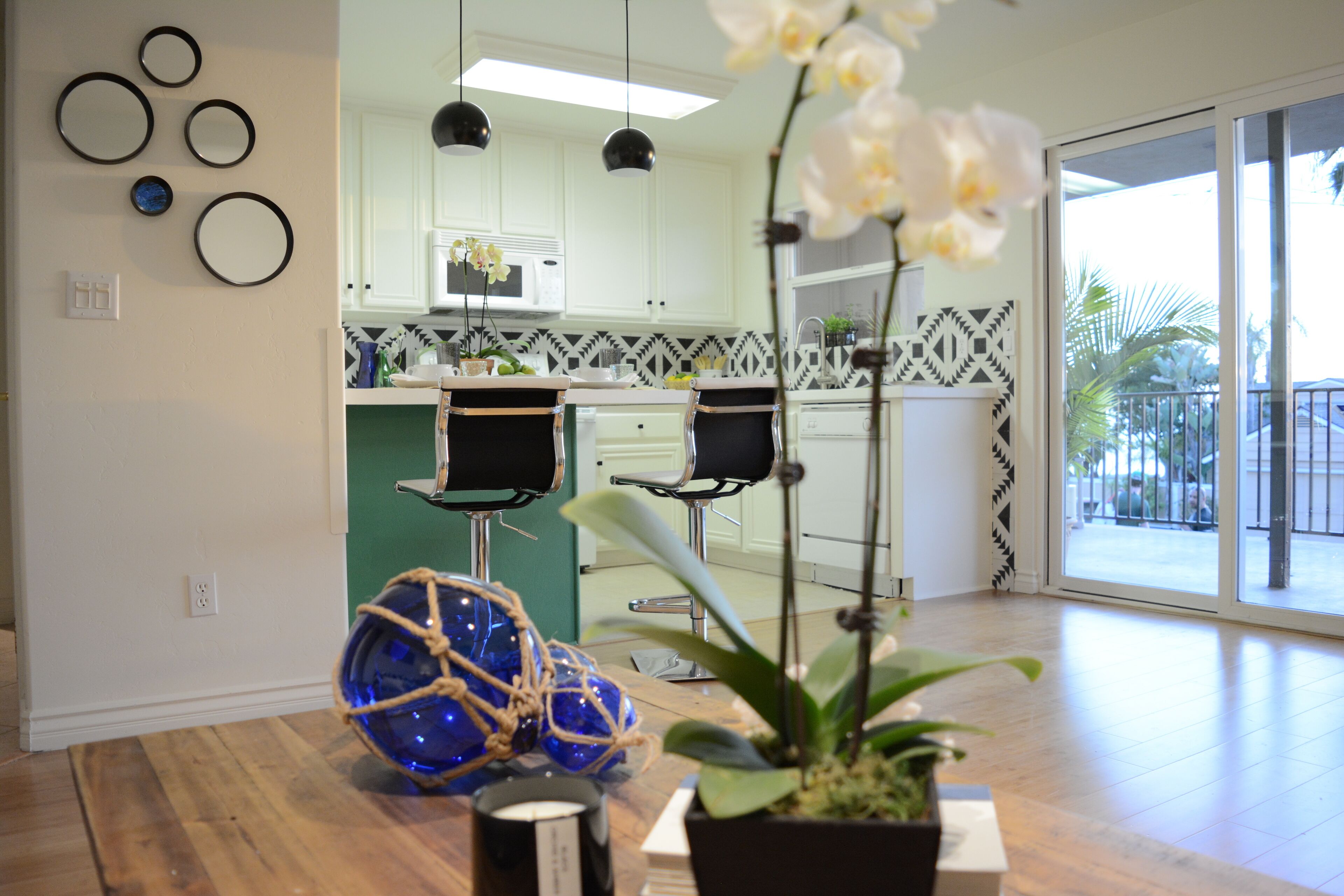 SURFRIDER 1 - 2 Bdrm/2 Bath - Steps to WindanSea Beach, La Jolla