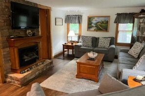 Smart TV, fireplace