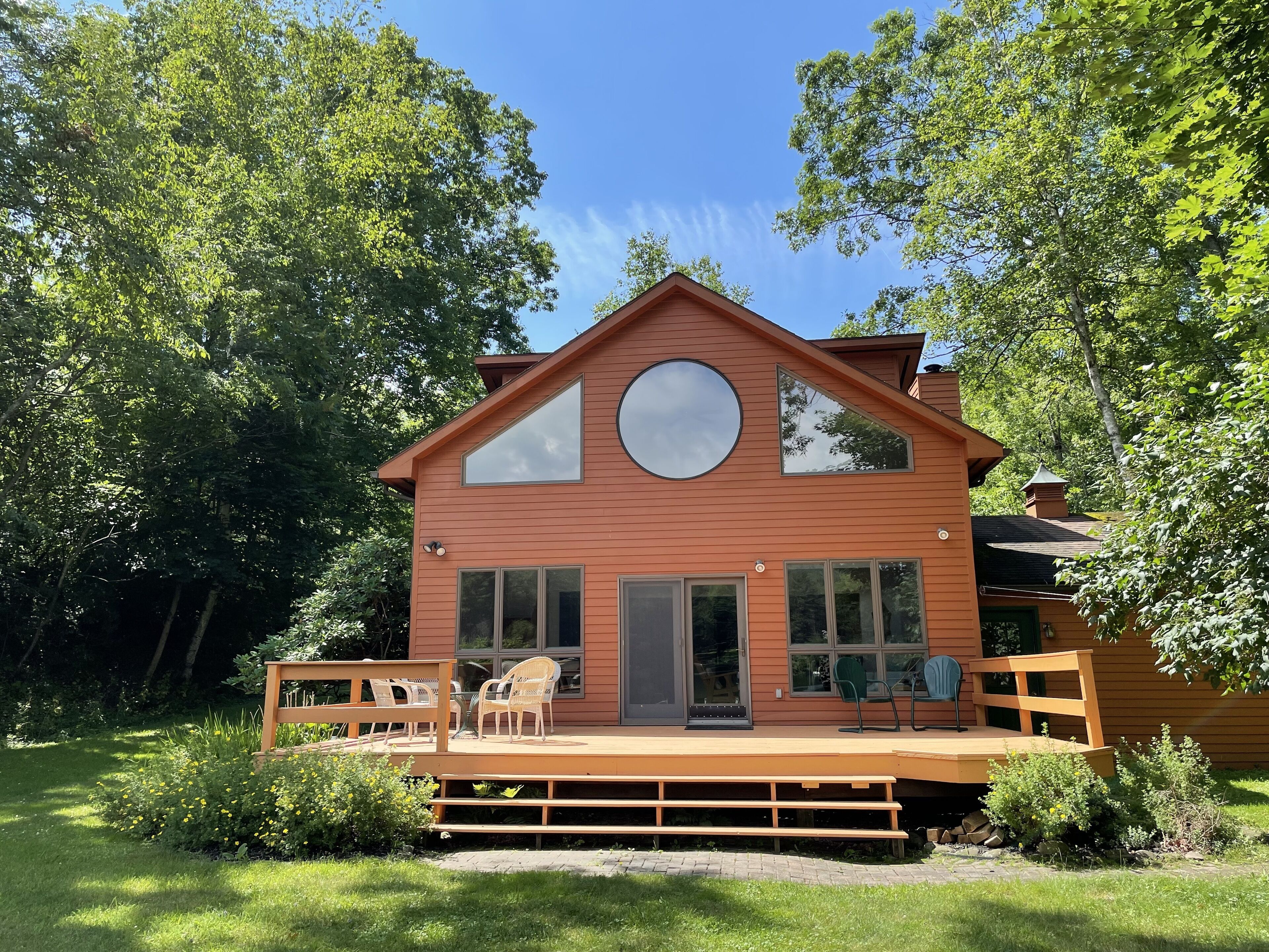 The Jewel of the Lake!  Beautiful in Fall & Winter!