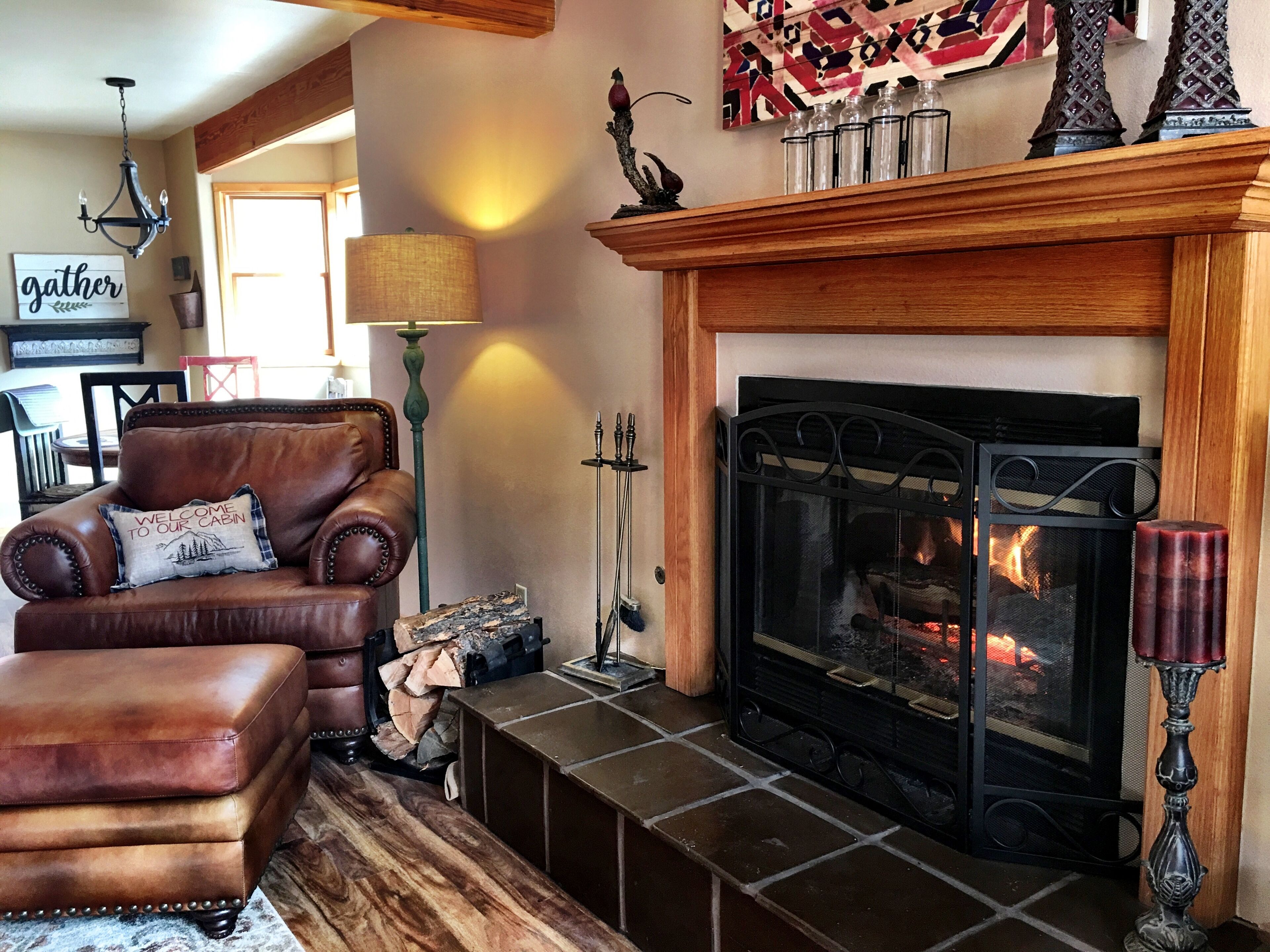 Beautiful cabin in town. Perfect for winter skiing and summer fishing!