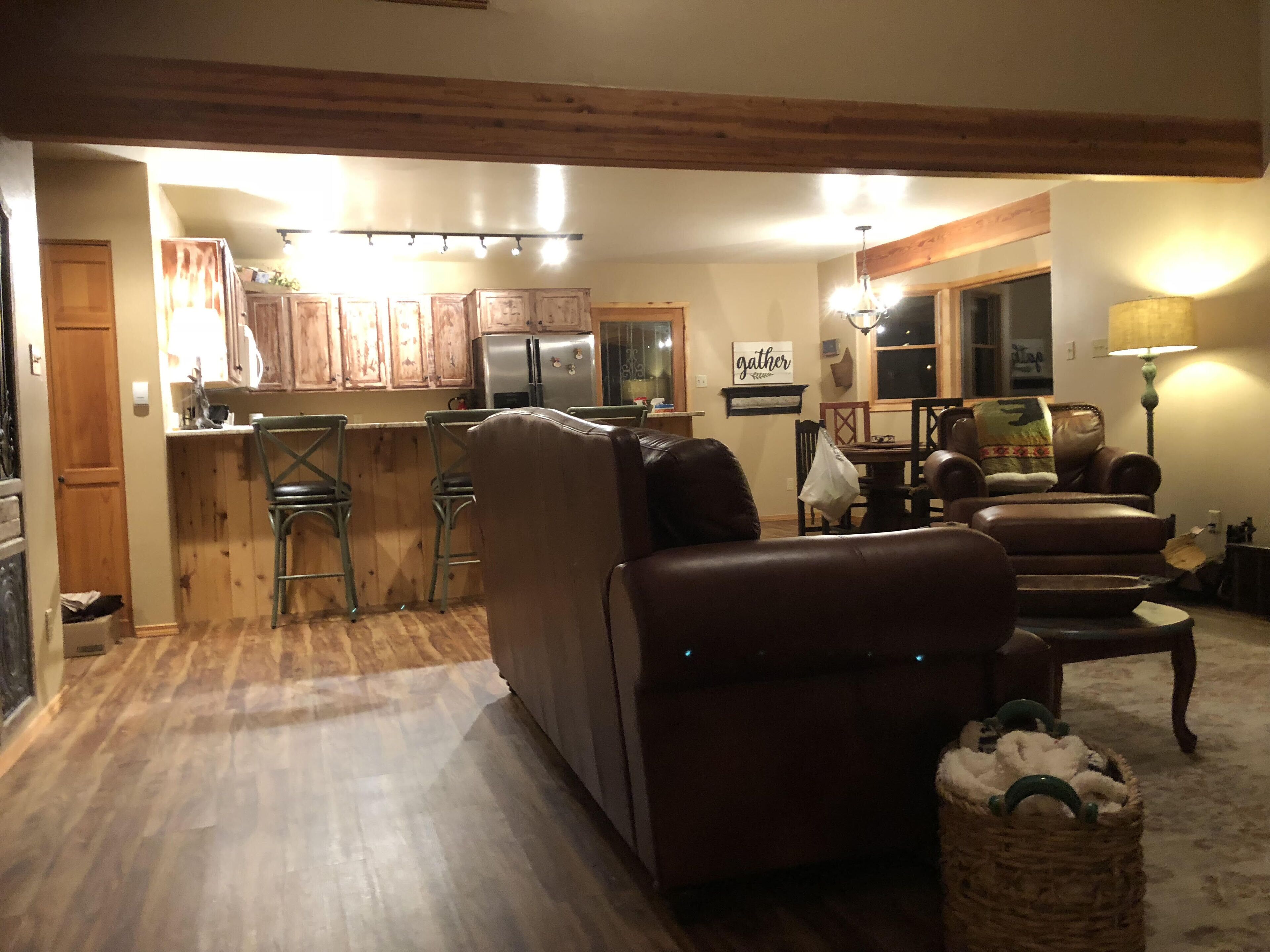 Beautiful cabin in town. Perfect for winter skiing and summer fishing!