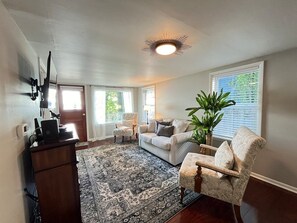 Smart TV, fireplace
