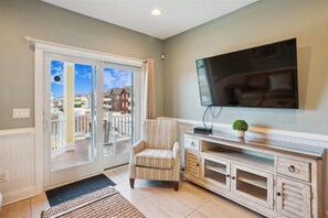 TV, peis, videospill og DVD-spiller