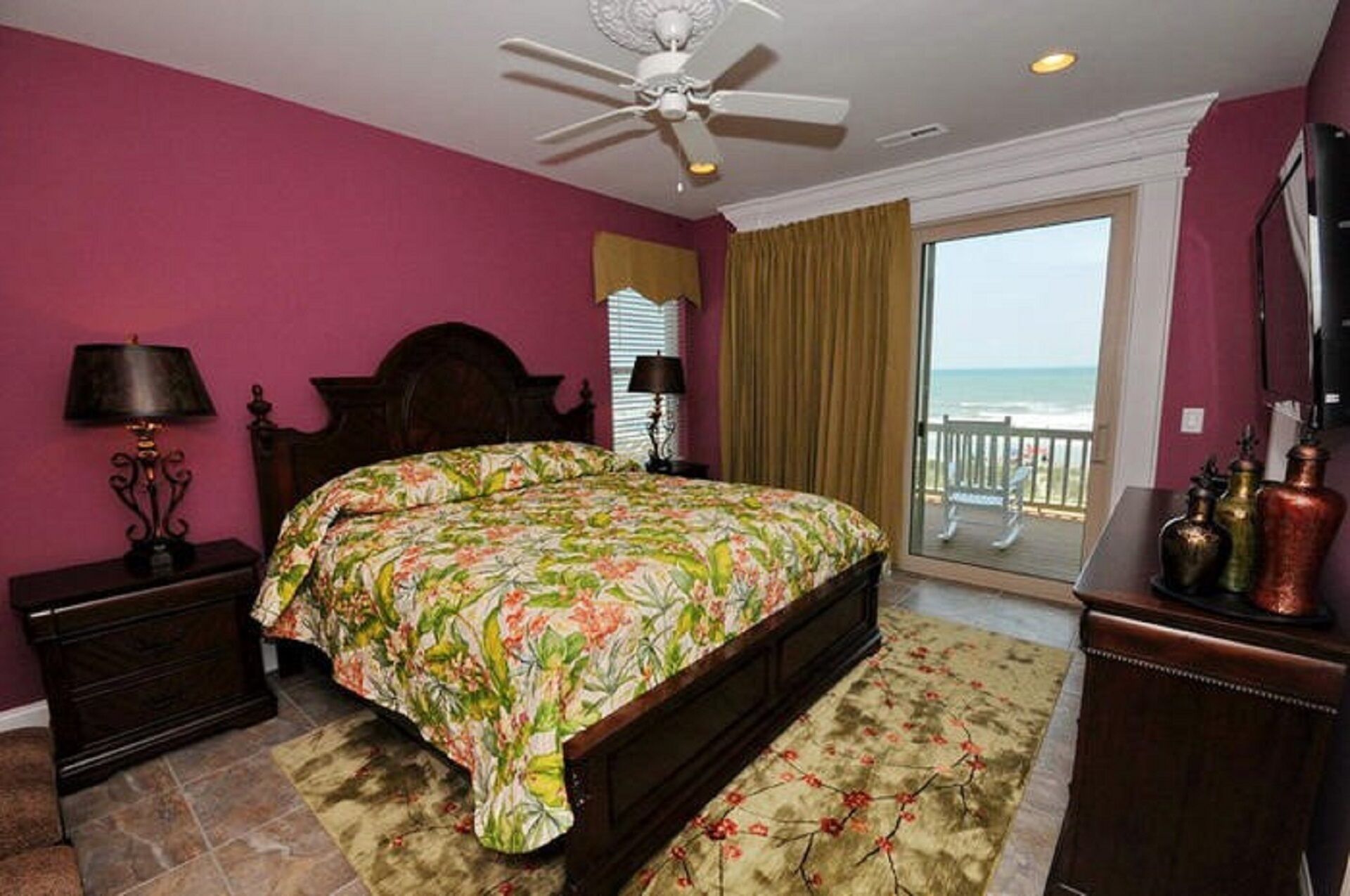 Myrtle Beach Oceanfront Home, 8 Bedroom + 8.5 Bathrooms - Sleeps 26!!!