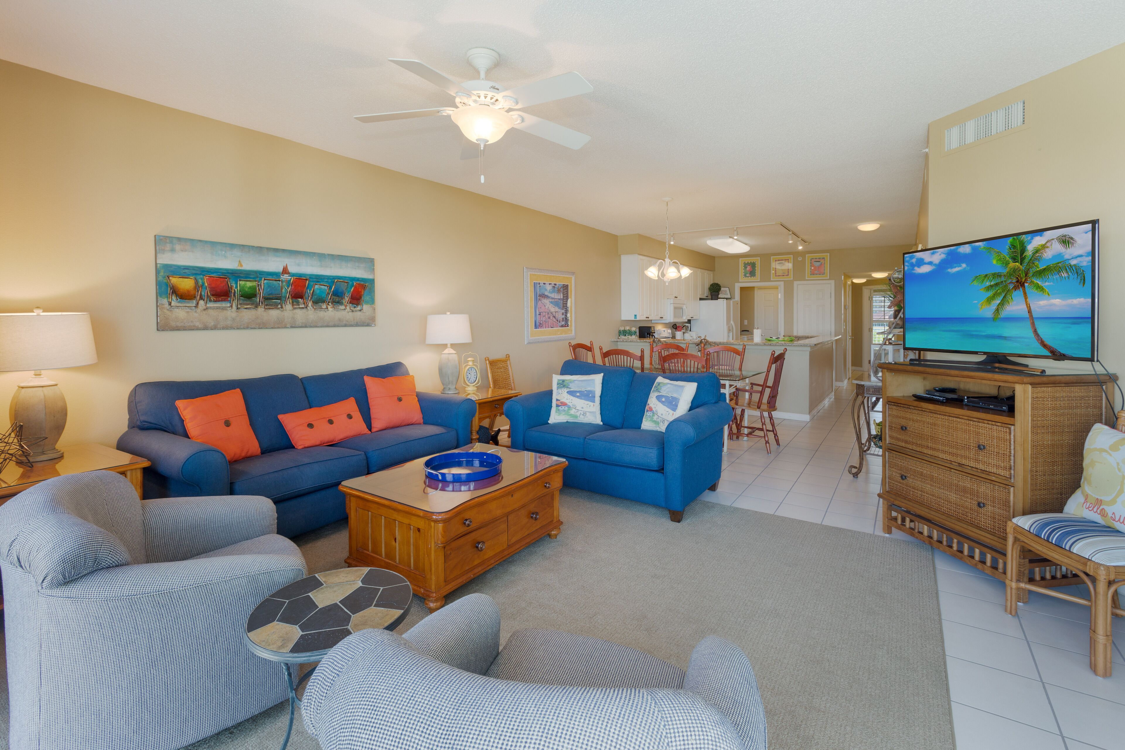 Crescent Unit 204 Large 2 Bed Room units, with Beach Service  