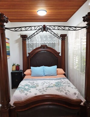 2 bedrooms, in-room safe, iron/ironing board, free WiFi