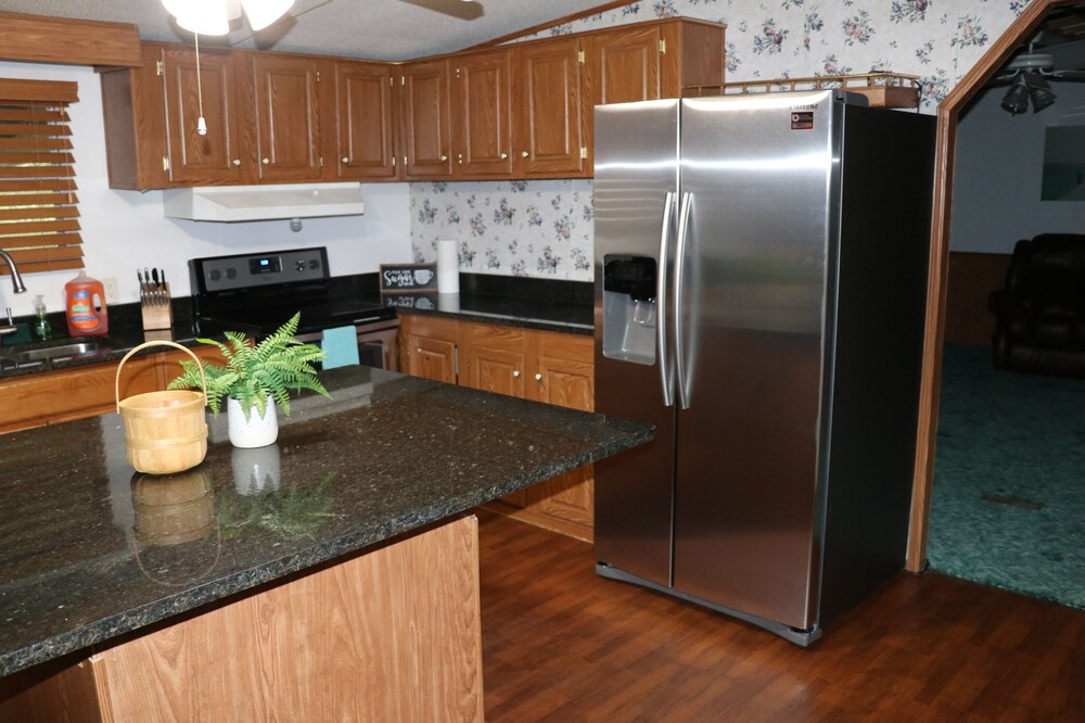 5-Bedroom, 3-Bath Family Cabin