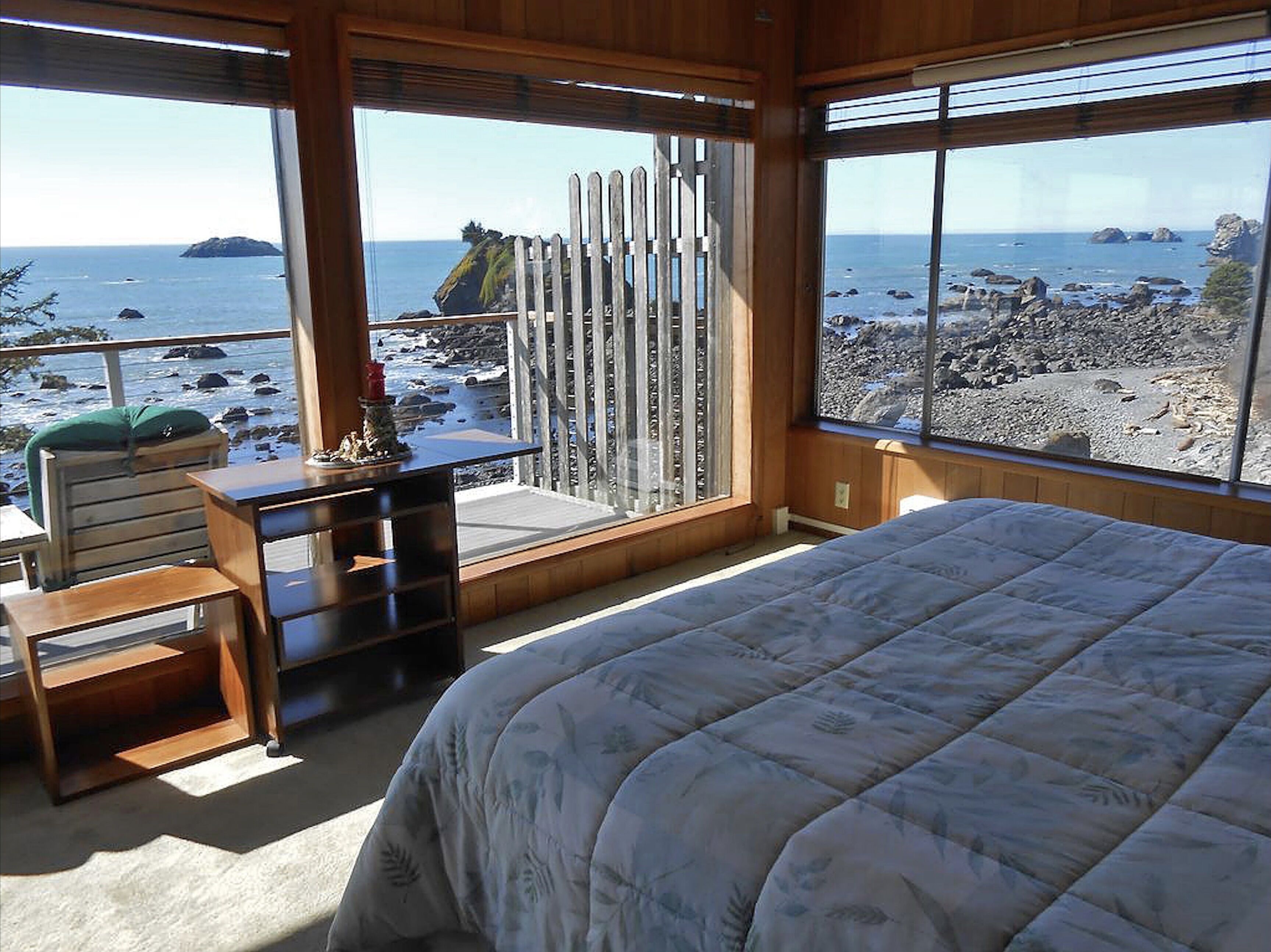Ocean's Edge Cabin | 3 Bed, 2 Bath
