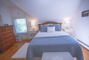 4 makuuhuonetta, silitysrauta/-lauta, Wi-Fi, vuodevaatteet