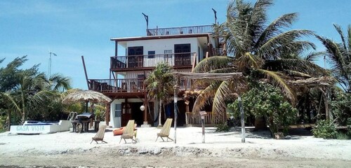 Secluded Beachfront Home / Pool, Dock, Rooftop Views