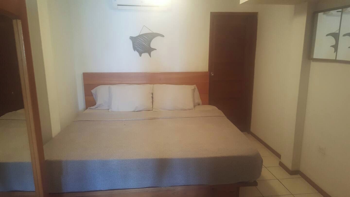 6 quartos, escrivaninha, Wi-Fi de cortesia, roupa de cama