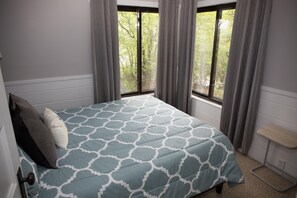 4 habitaciones, escritorio, wifi y ropa de cama