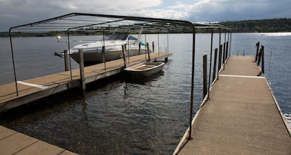 ALQUILA TU PROPIA ISLA EN EL LAGO WINNIPESAUKEE EN PAUGUS BAY, CON LA PRIVACIDAD DEFINITIVA