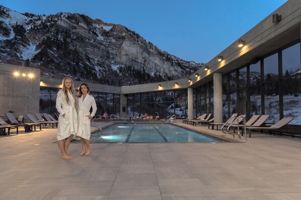 Outdoor pool, a heated pool