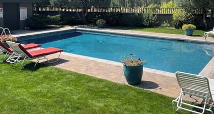 Walk 2 Baldy/River, Pool,Hot Tub, Bikes, Private Ski Locker at Mtn, Grt reviews