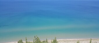 Beautiful Lakefront Home, Central AC, Paddle to Lake Michigan, Dock, Beach, Raft