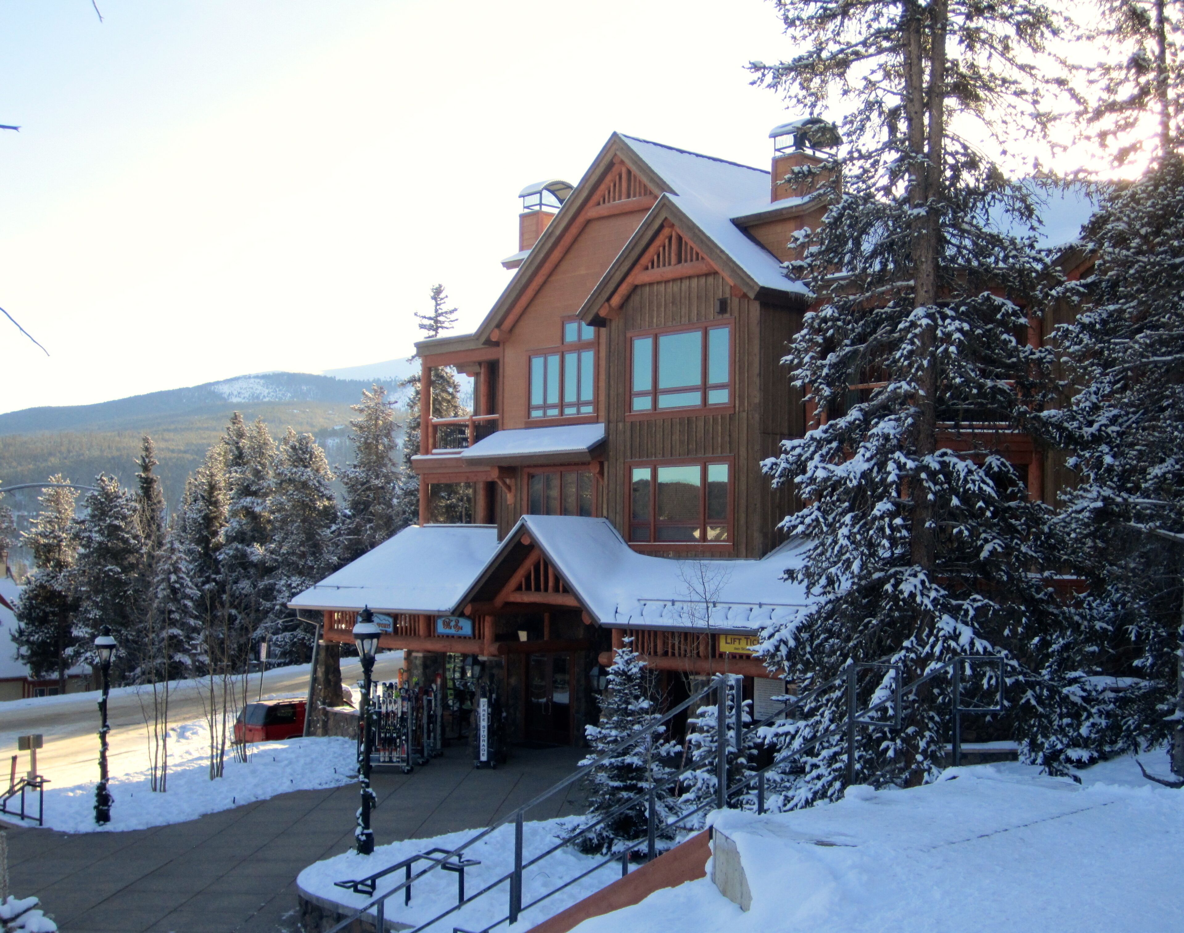 Top Floor Corner Luxury - Ski in/Out - Unit 302 Breckenridge License #45214