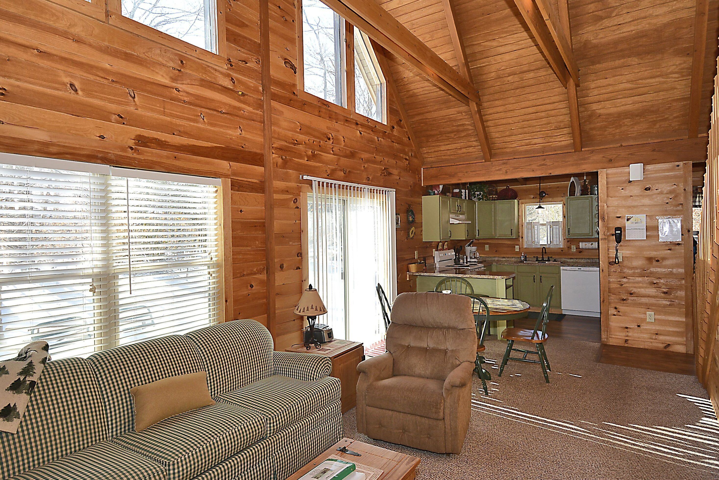Fabulous Rustic Mountain Cabin walking distance to Timberline Mountain Slopes!
