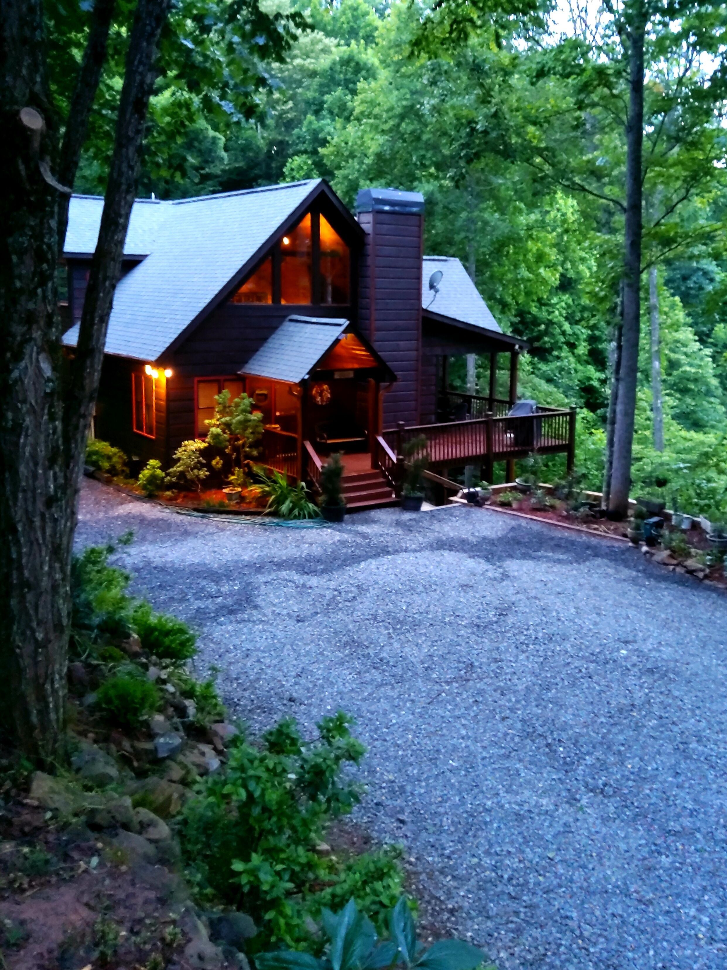 Fabulous Tri-State Mnt View 4tvs 3b/3 b, Pl Tbl/ Pn Png /hot tub, Crk, ntr trl

