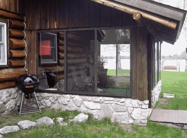 Exterior - Great sunset views, private setting -  many amenities - bathroom renovation 2024 (Trout Lake)