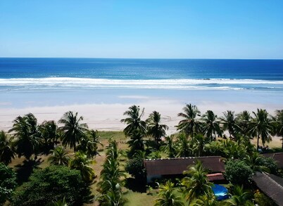Rustic Beachfront Retreat in San Miguel, Guanacaste, sleeps 12