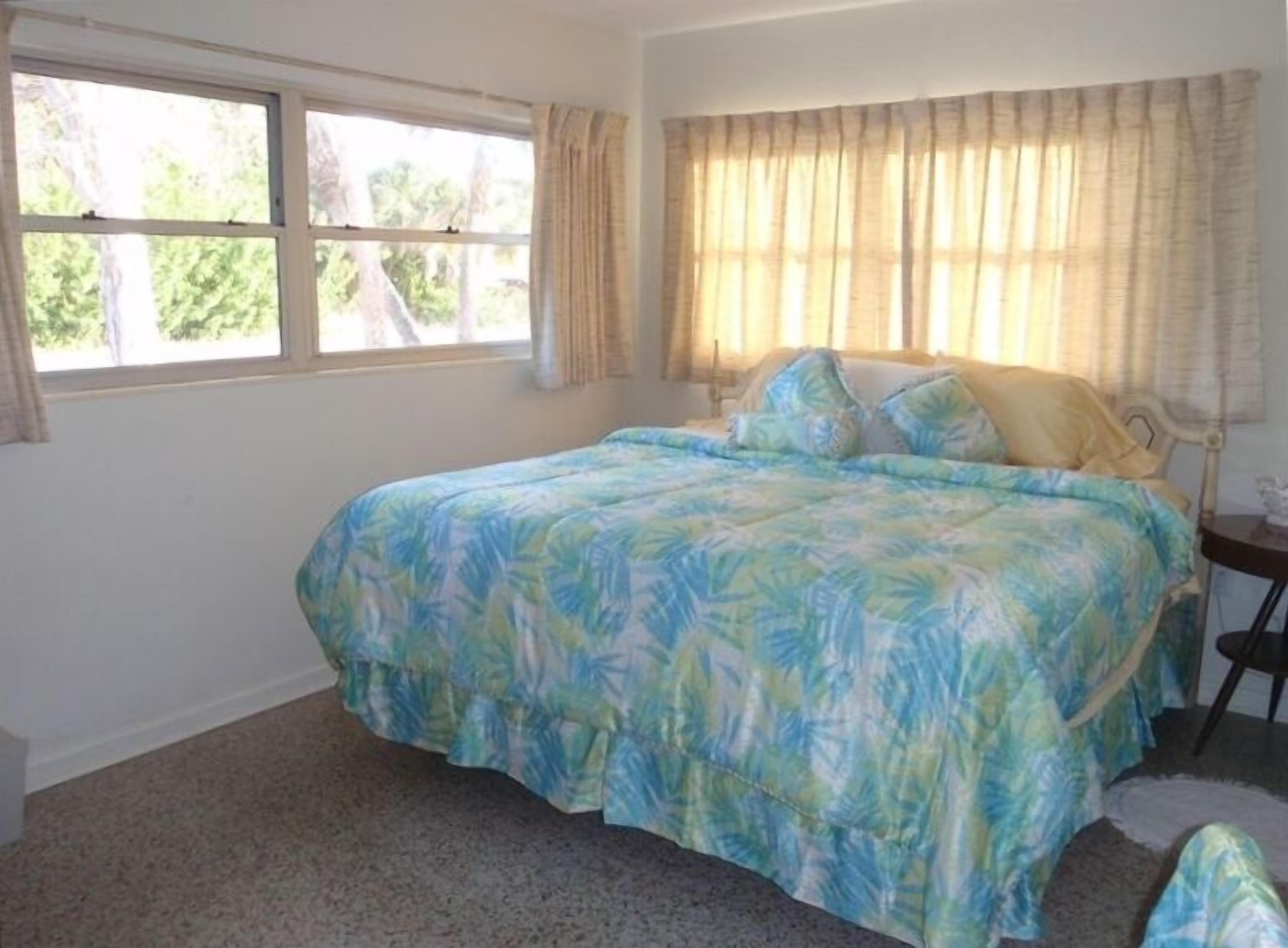 Canal (60 Ft) Front Anna Maria Rental House Great for Boaters