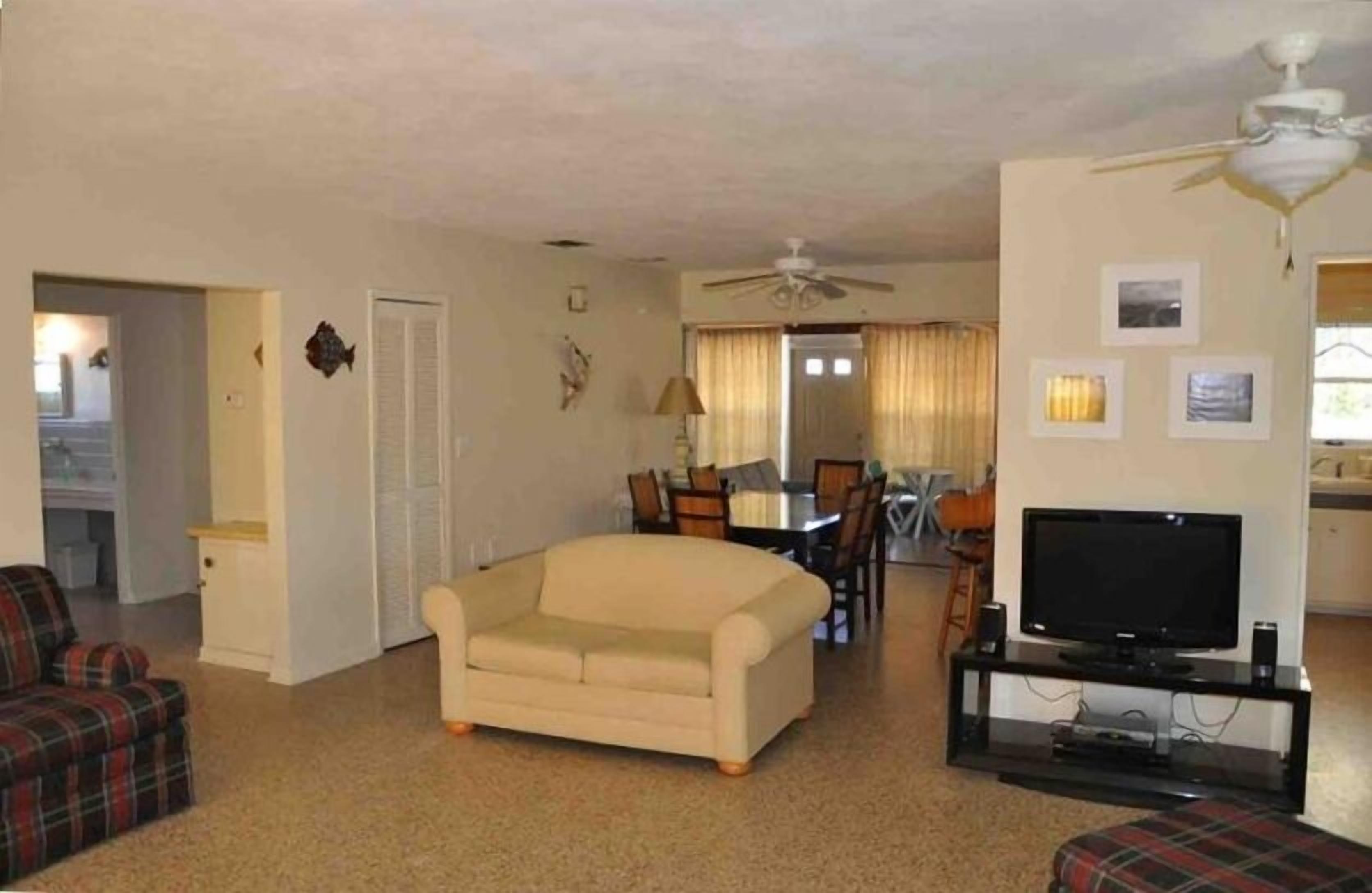 Canal (60 Ft) Front Anna Maria Rental House Great for Boaters