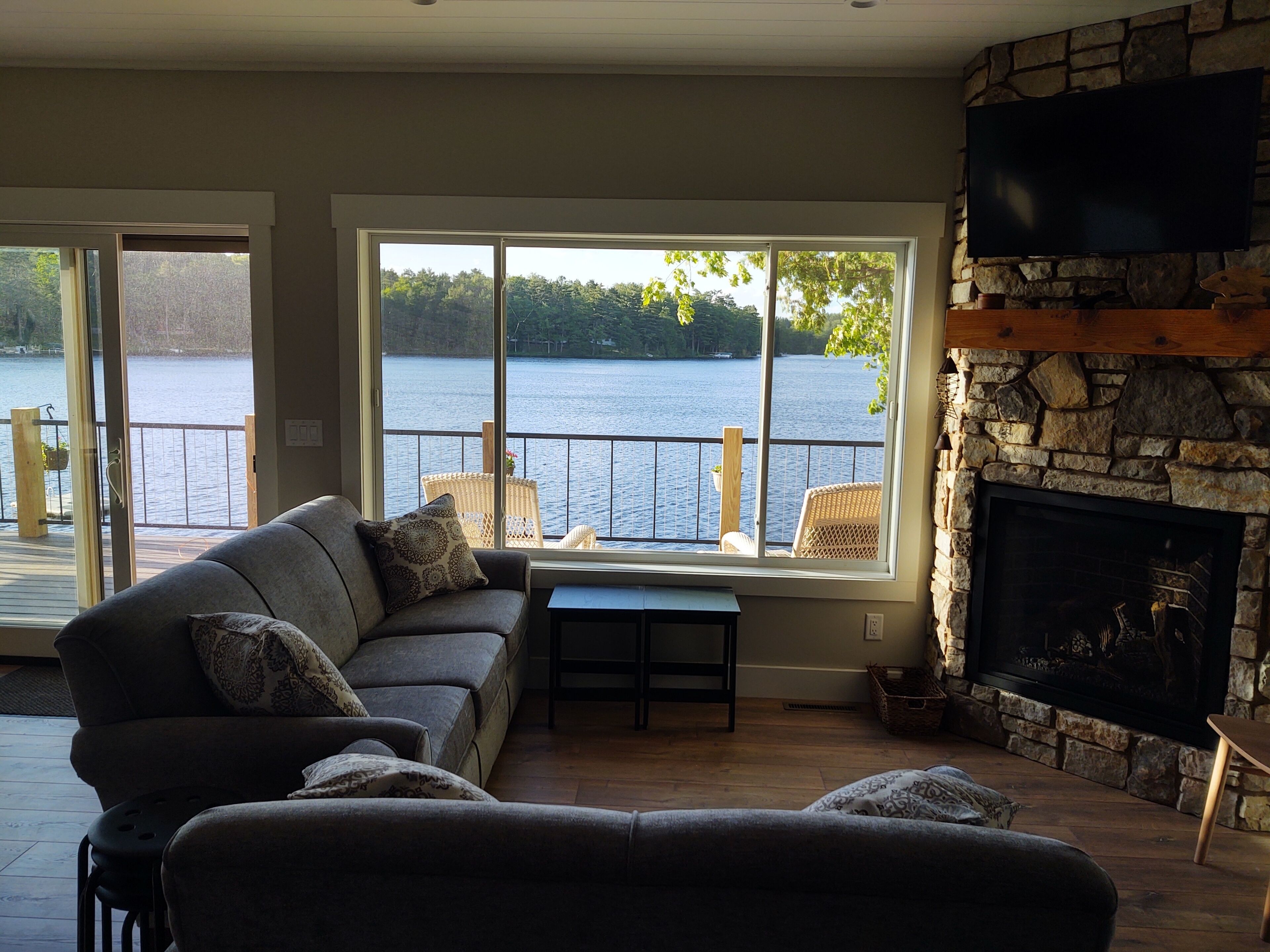 Shoreview Sunset Cottage--Perfect every season!