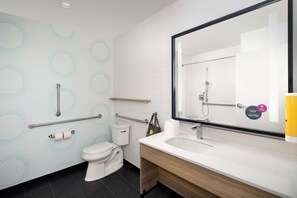 Room, 1 King Bed, Accessible (Roll-In Shower) | Bathroom shower - Tru by Hilton Orangeburg (Orangeburg)